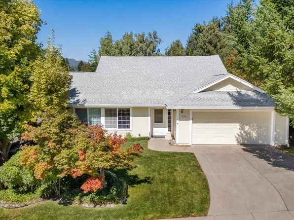 600 Mountain View Dr, Mount Shasta, CA 96067