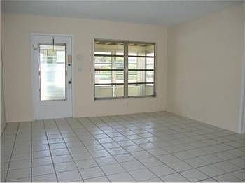 5th image of 5281 NE 6th Ave