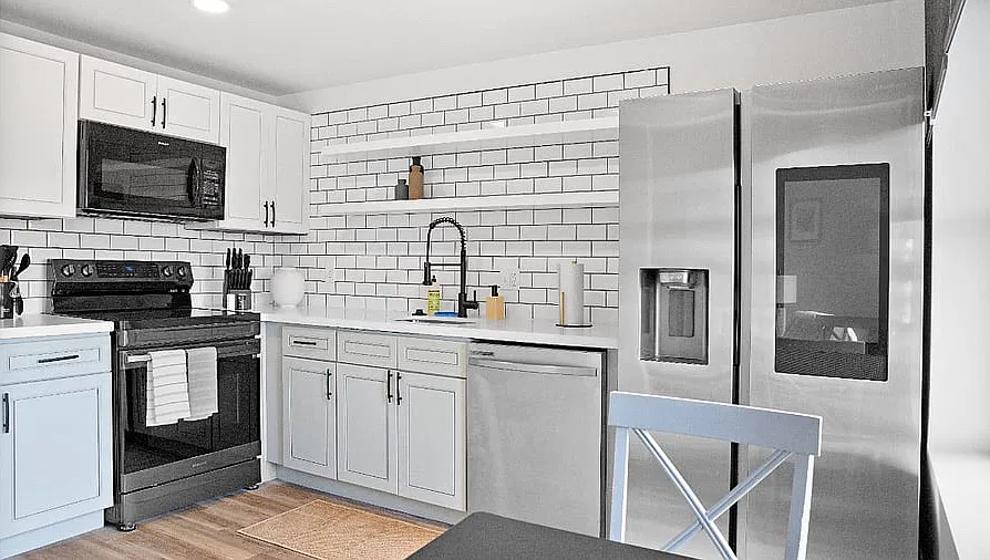 5621 Pershing Ave — Photo 1