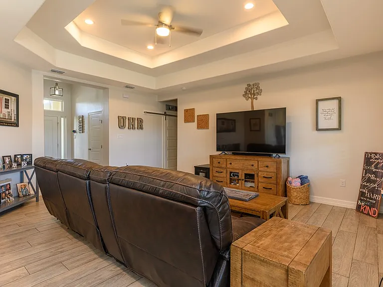5 S Bay Hill Dr — Photo 18