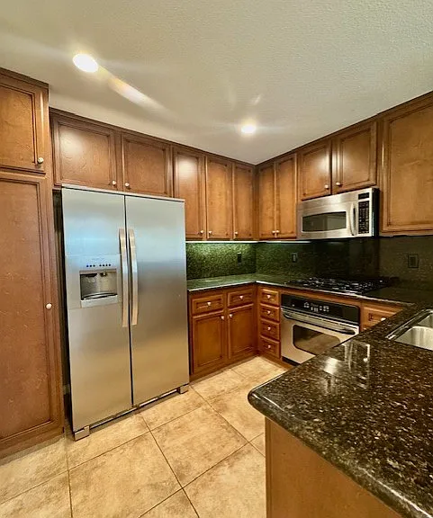 116 Coral Rose — Photo 10