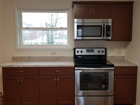 4th image of 239 Foothill Dr