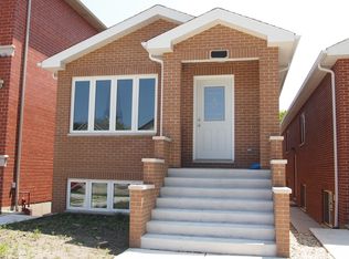 512 W 43rd St, Chicago, IL 60609