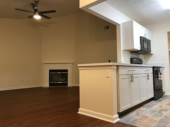 New Kit cabinets & counters