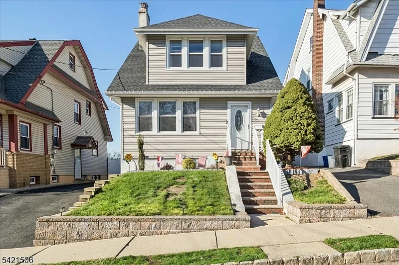 100 Tiona Ave photo 1