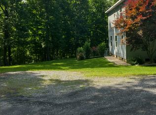 850 Northwoods Dr, Hedgesville, WV 25427