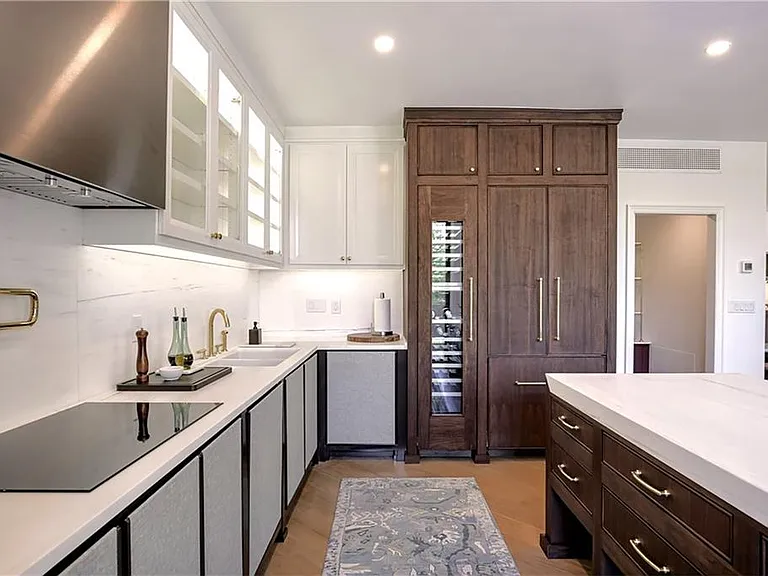 2575 Peachtree Rd NE #7G — Photo 7