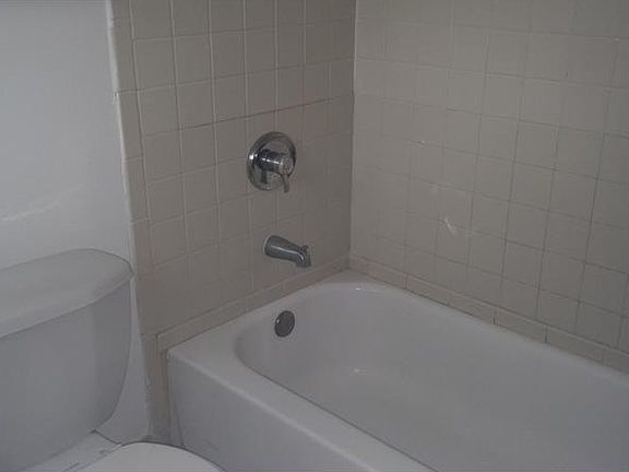 4th image of 101 NE 41st St #58D