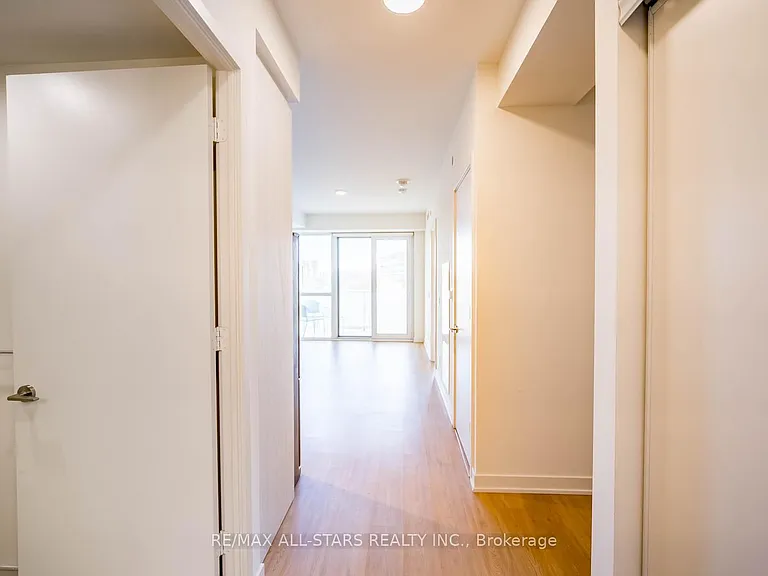 10 Deerlick Ct #605 — Photo 7