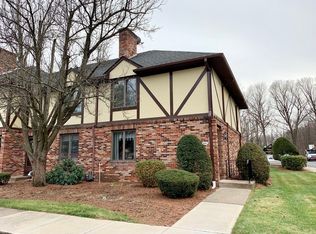 10 Mansion Woods Dr #H, Agawam, MA 01001