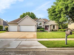 1214 Barber Ln, Joliet, IL 60435