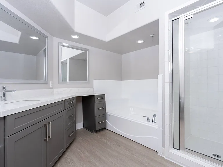 Paladia Luxury Apartments — Photo 153