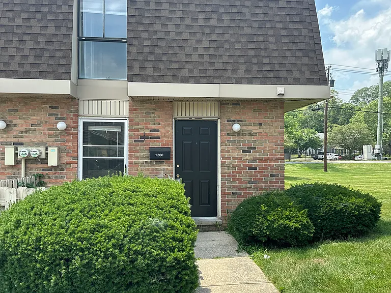 7380 Country Brook Dr — Photo 4