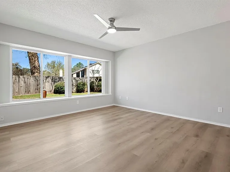 3323 Peachwood Ln — Photo 9