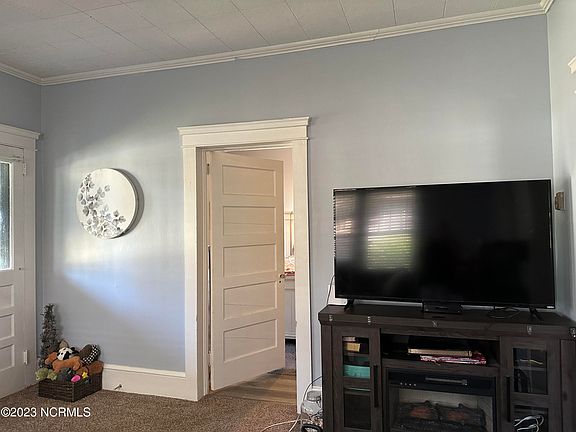 5th image of 207 N Franklin Street
