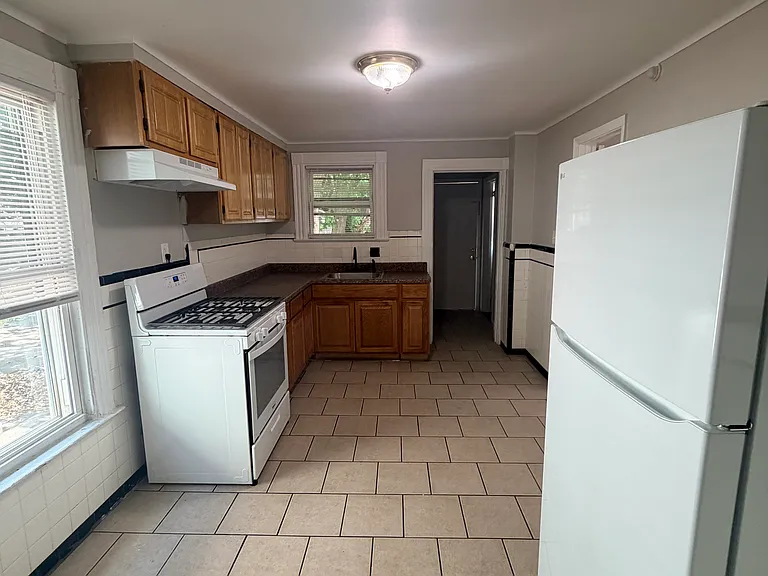 37 Arthur St — Photo 5