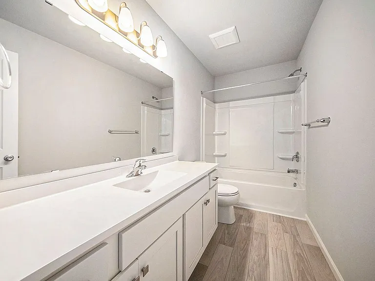 438 Hidden Meadows Dr — Photo 10