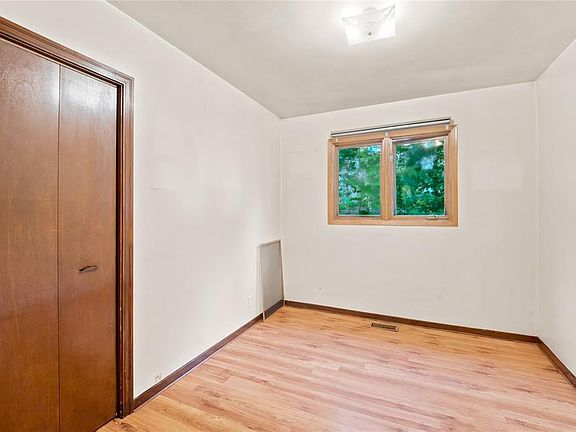 4th image of 83 Goodridge Street
