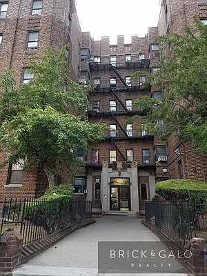 Rented by BRICK & GALO REALTY CORP | media 16