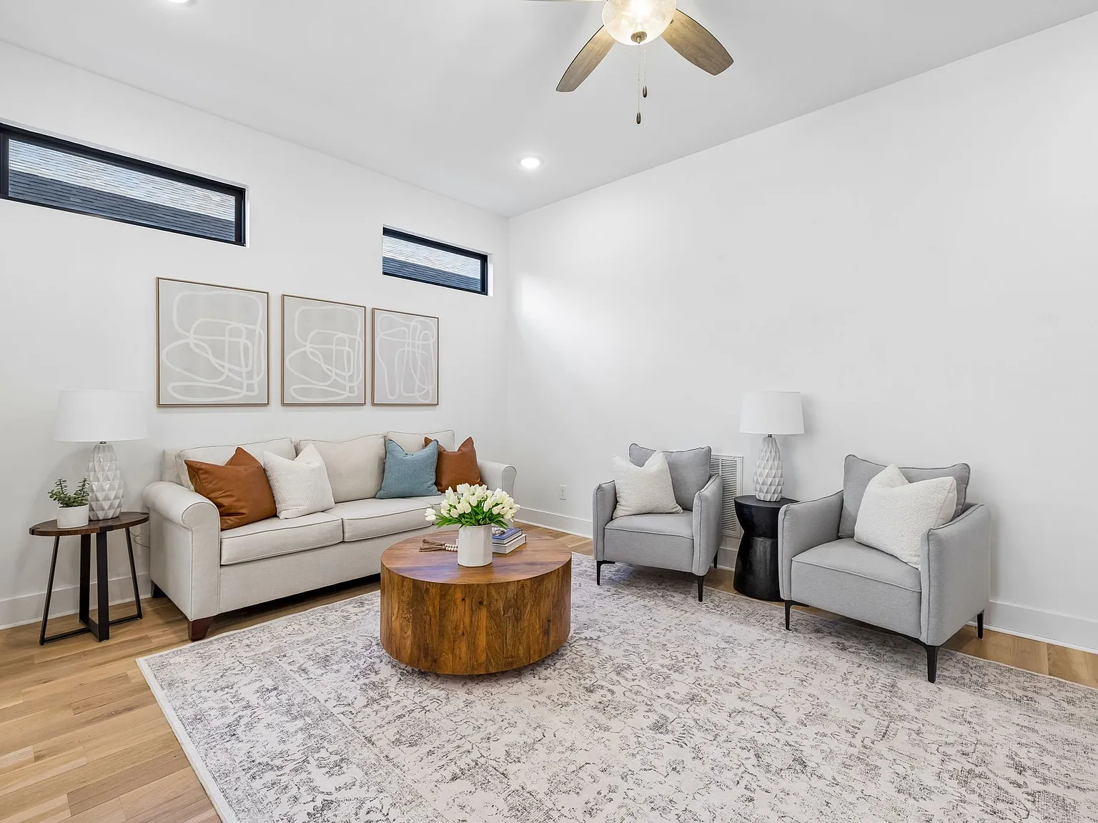 3 bed, 2.5 bath, 2030 sqft, $3,000 — Photo 4