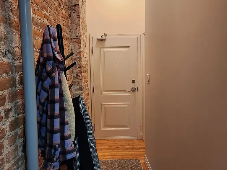 382 B George St N #202 — Photo 5