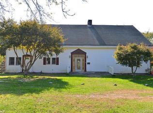 145 Boggs Hill Rd, Newtown, CT 06470