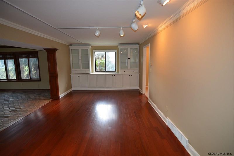 5th image of 16 LOUDONWOOD EAST Drive