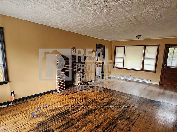 3rd image of 2804 Skyline Dr