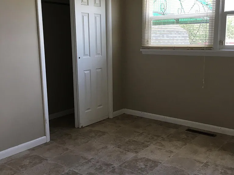 Wedgewood Dr — Photo 8