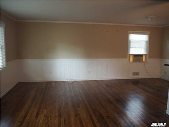 4th image of 9 Quincy Ave