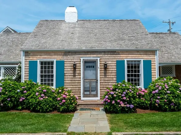 1 E Lincoln Ave, Nantucket, MA 02554