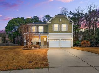 2709 Banks Lake Ct, Fuquay Varina, NC 27526