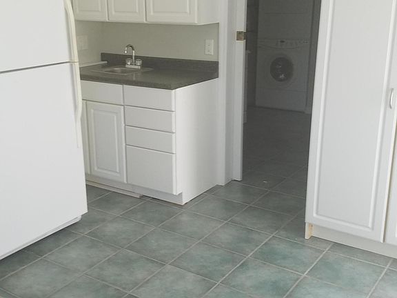 3rd image of 2751 Frontier Dr #129