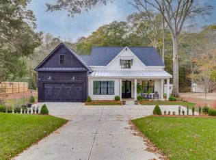 466 White St, Hoschton, GA 30548