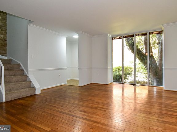 3rd image of 4911 Casimir St