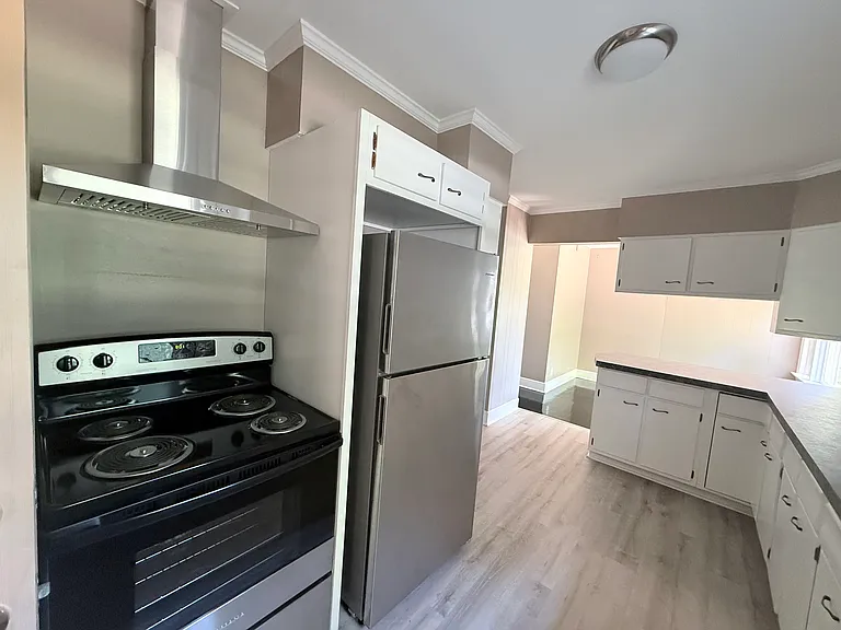 2312 N Centennial St — Photo 2
