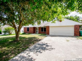 102 Ocotillo, Jourdanton, TX 78026