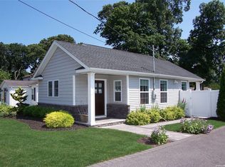 42 Eastview Rd, Ronkonkoma, NY 11779