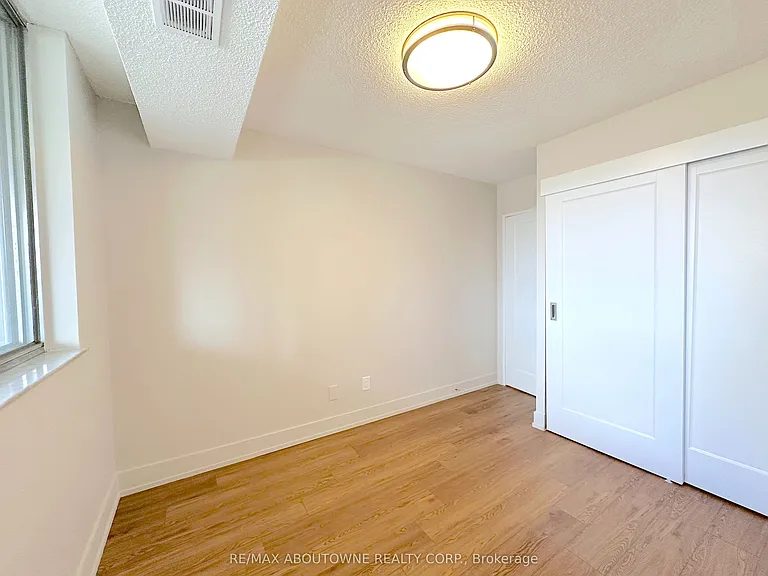 165 La Rose Ave #916 — Photo 11