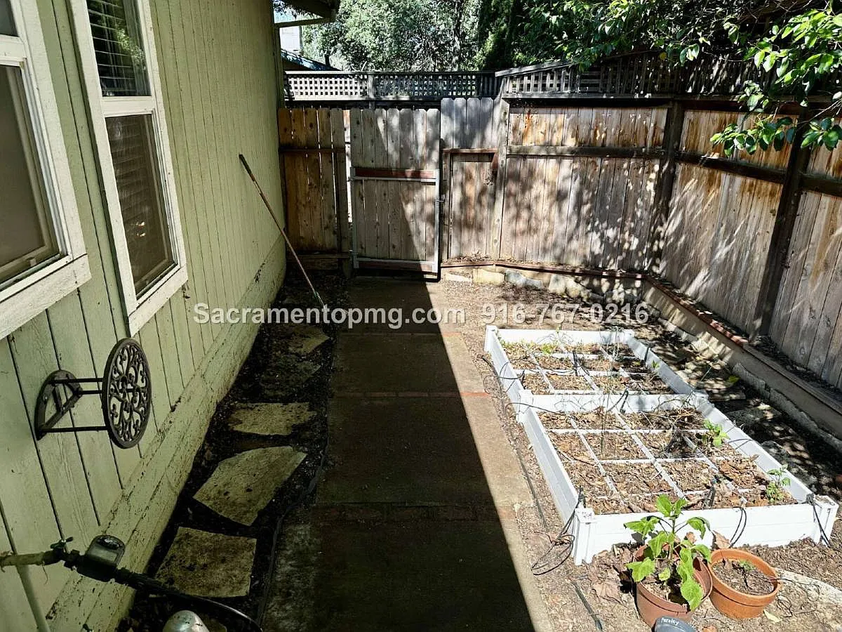 1283 Live Oak Lane in Auburn, CA 95603 — Photo 4