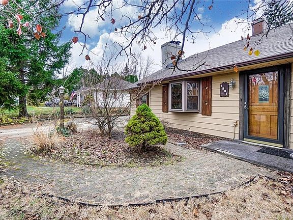 4th image of 3801 Saranac Dr