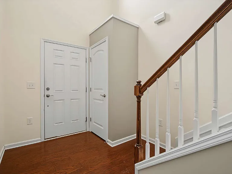 219 Lynchwick Ln — Photo 20