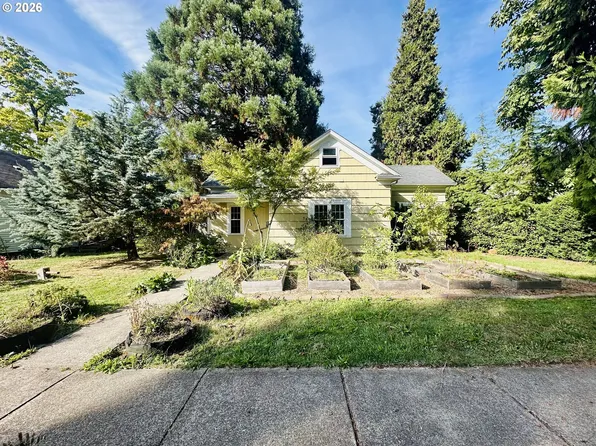 716 F St, Springfield, OR 97477