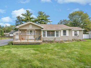3420 Oakbeach Ave, Waterford, MI 48329