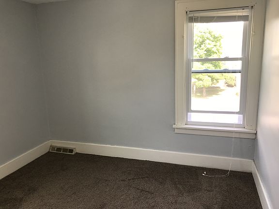 3rd image of 169 Nassau Ave #12