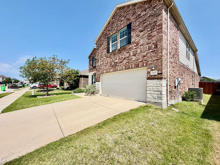 3105 Montserrat Creek Dr — Photo 4