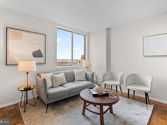 4th image of 501 Slaters Ln APT 1413