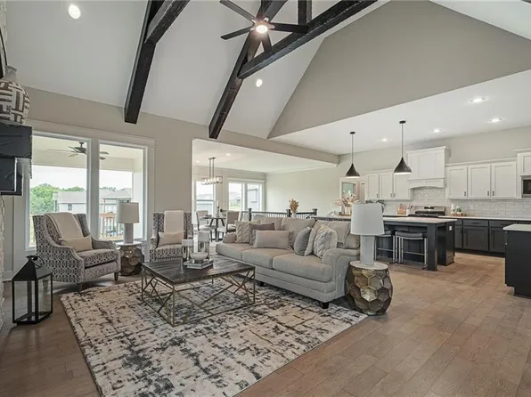 19433 W 114th Ter, Olathe, KS 66061
