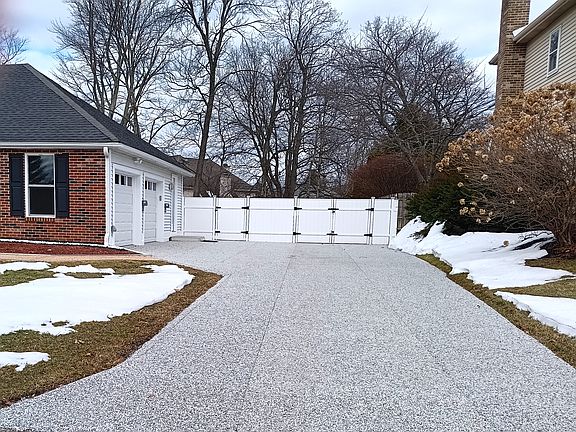 3rd image of 143 Steele Way