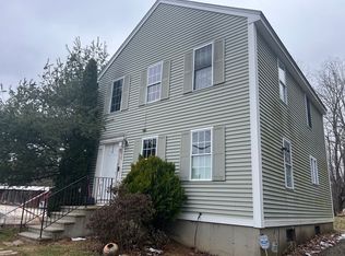 11 Old Westminster Rd, Hubbardston, MA 01452